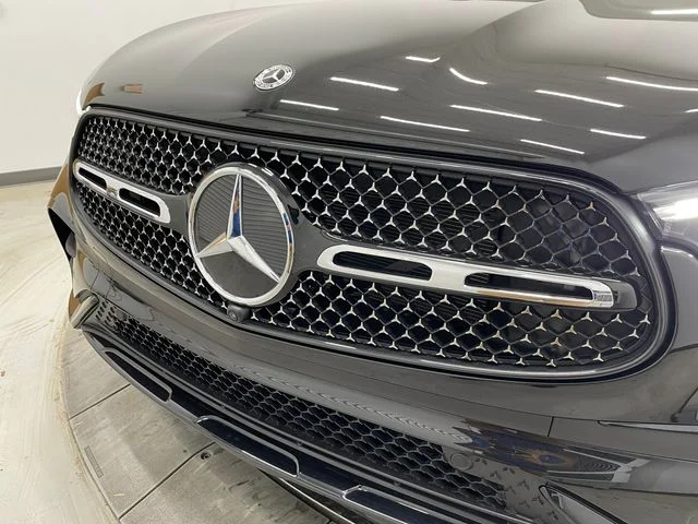 New 2027 Black Mercedes-Benz GLC 300 image 45