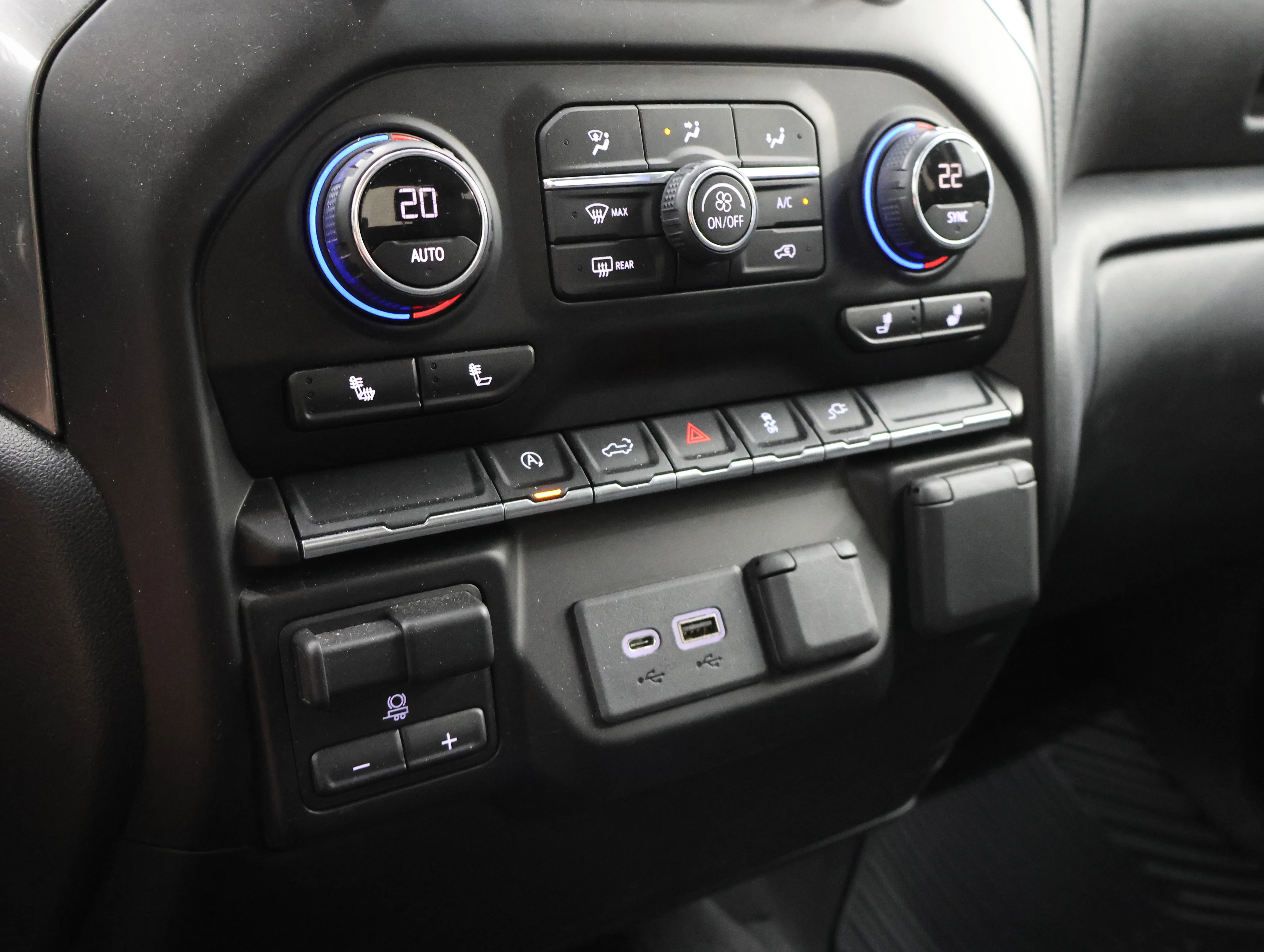 Used 2020 Summit White Chevrolet LT image 43