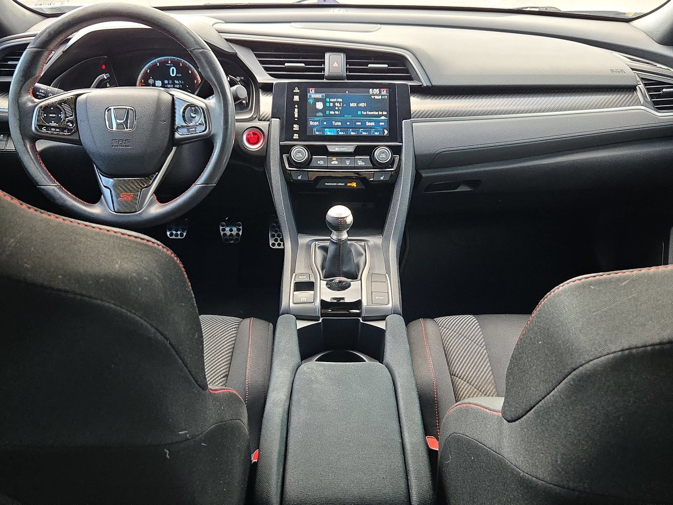 Used 2018 White Honda  image 16