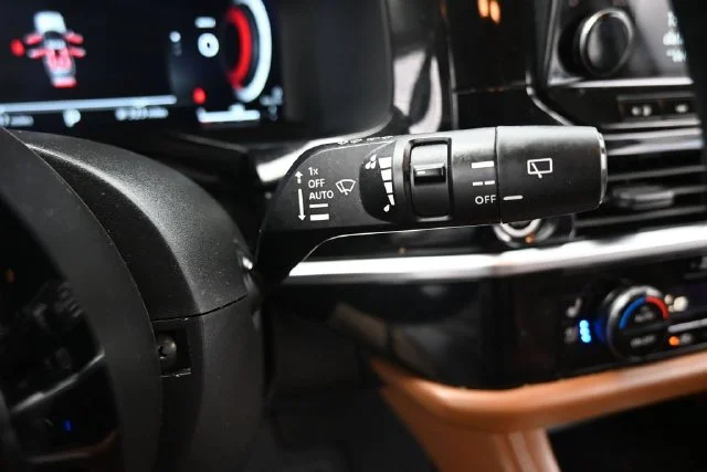 Used 2024 White Nissan Platinum image 20