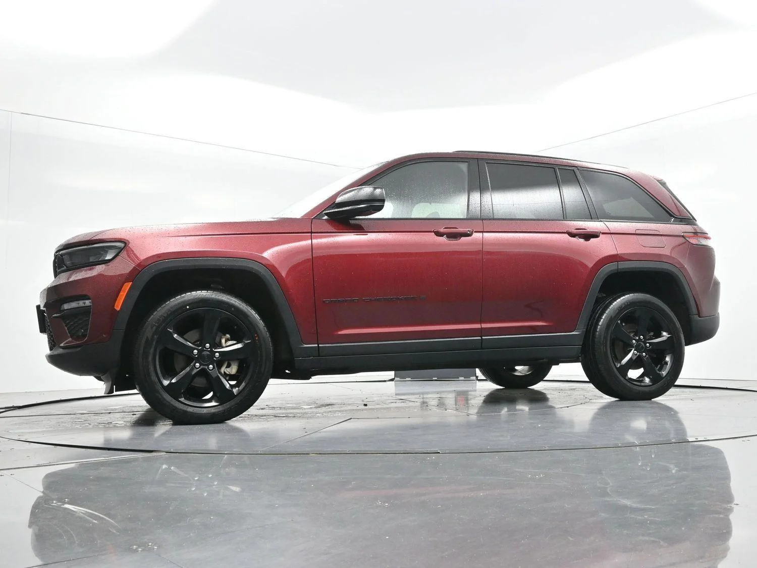 Used 2023 Velvet Red Pearlcoat Jeep Limited image 49
