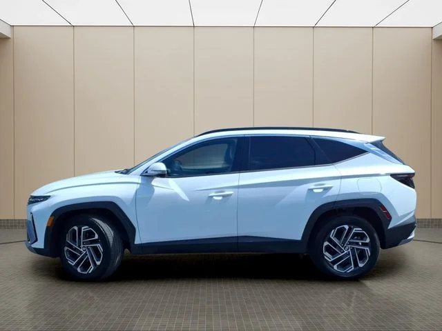 Used 2025 White Hyundai Limited image 14