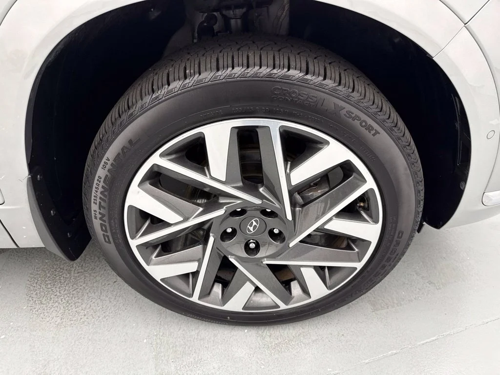 Used 2022 Shimmering Silver Hyundai Calligraphy image 13