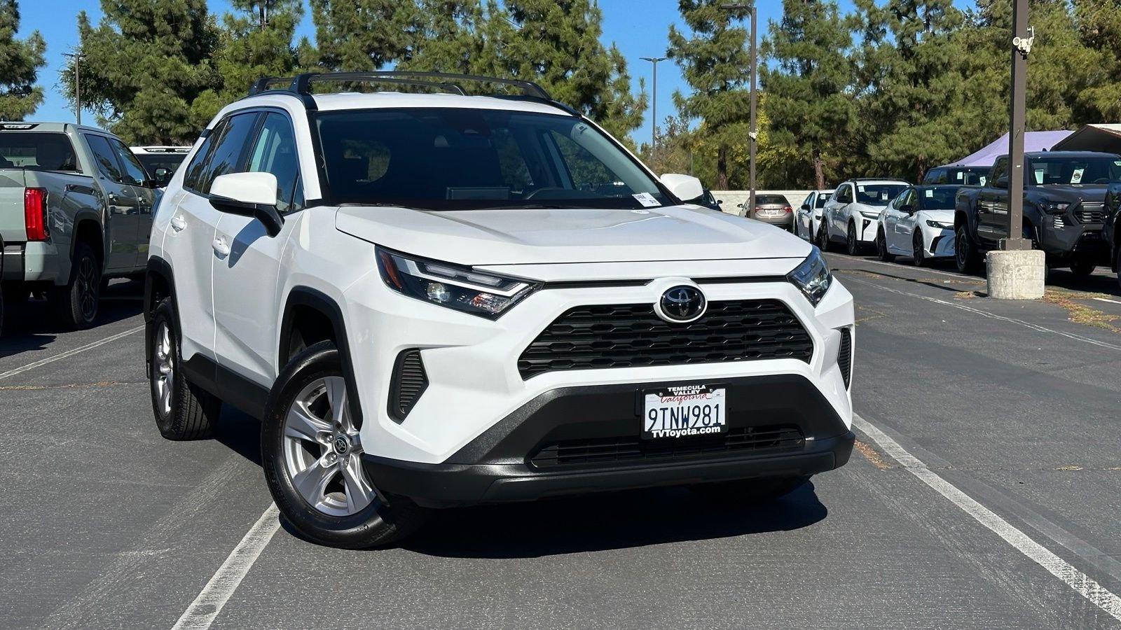 Used 2025 Ice Cap Toyota XLE image 1