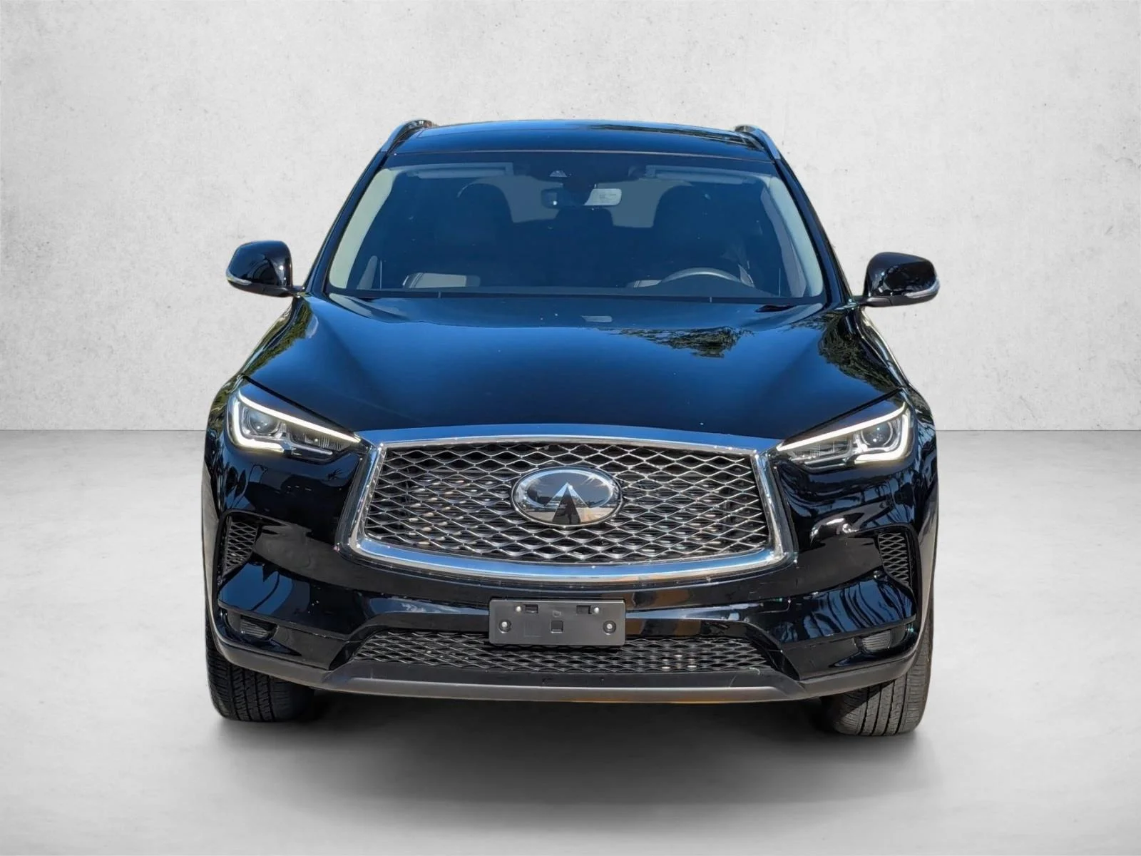 Used 2023 Black Obsidian INFINITI LUXE image 2