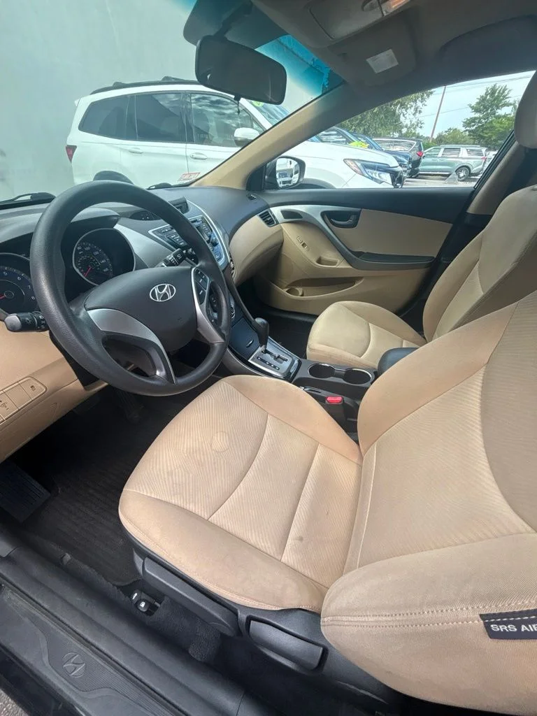 Used 2013 Black Hyundai GLS image 12