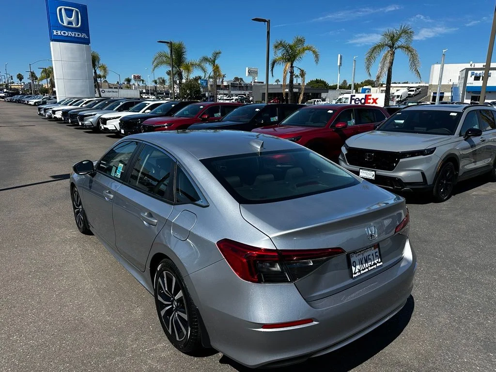 Used 2024  Honda EX image 7