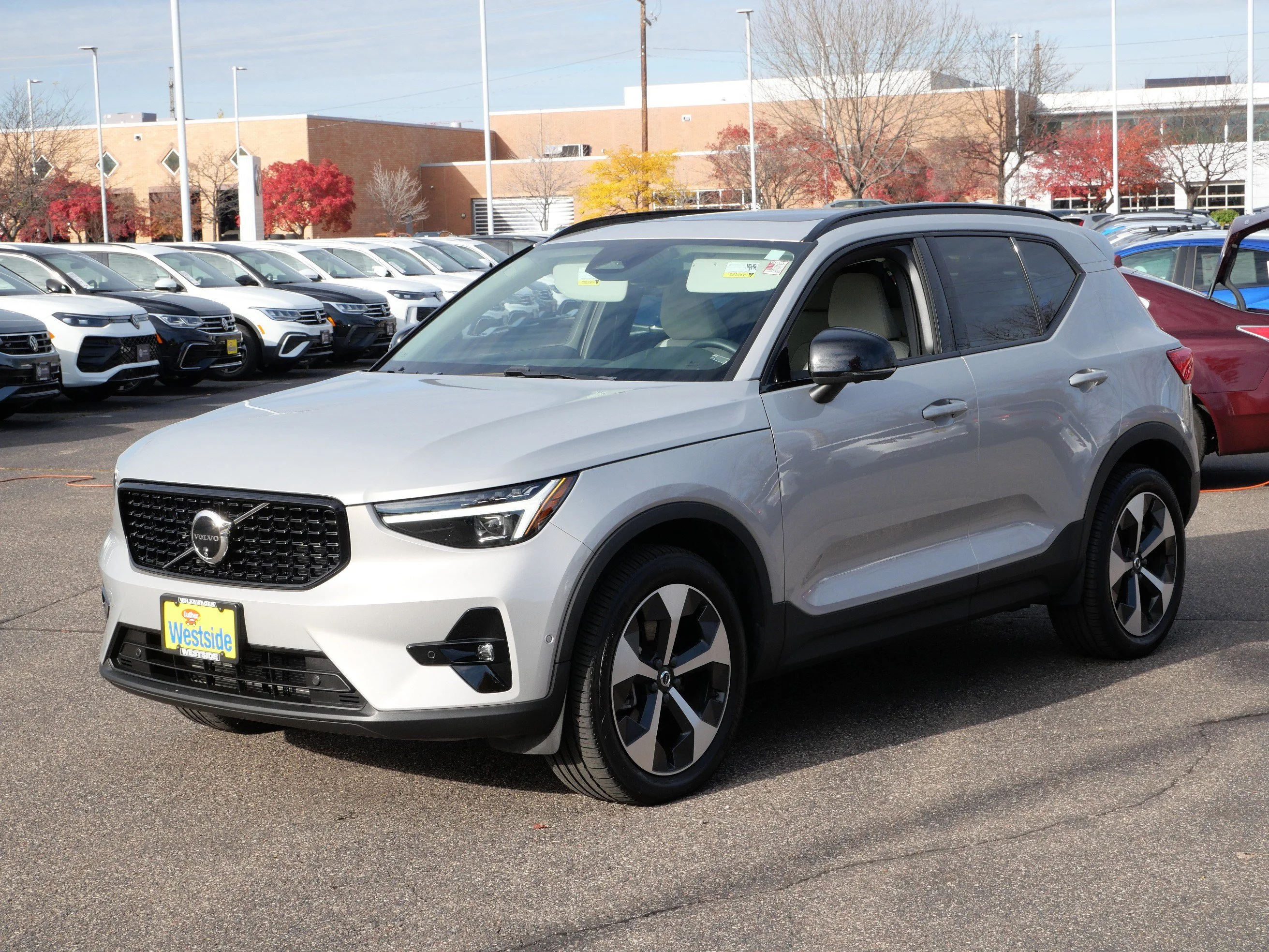 Used 2024 Silver Dawn Metallic Volvo Plus Dark Theme image 3