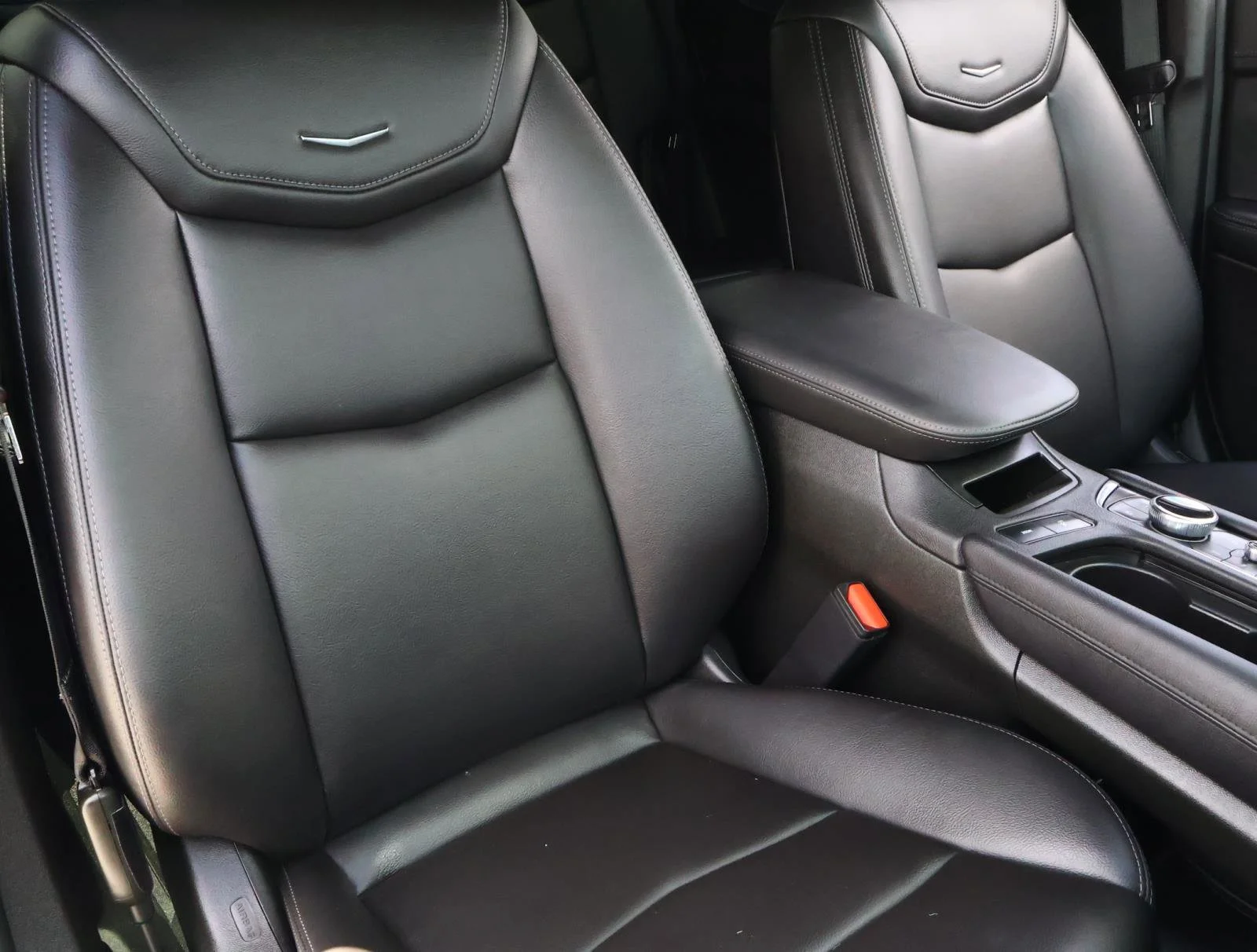 Used 2025 Stellar Black Metallic Cadillac Luxury image 20