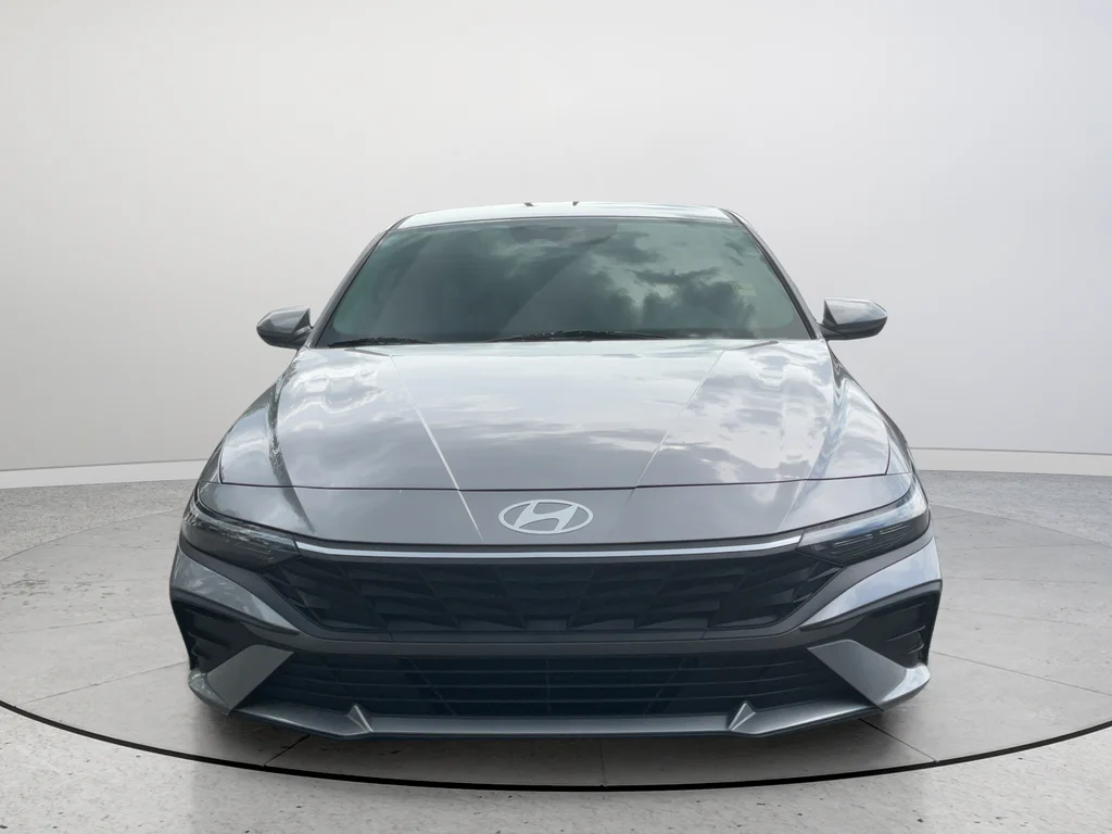 2024 Hyundai Elantra SE - Photo 4