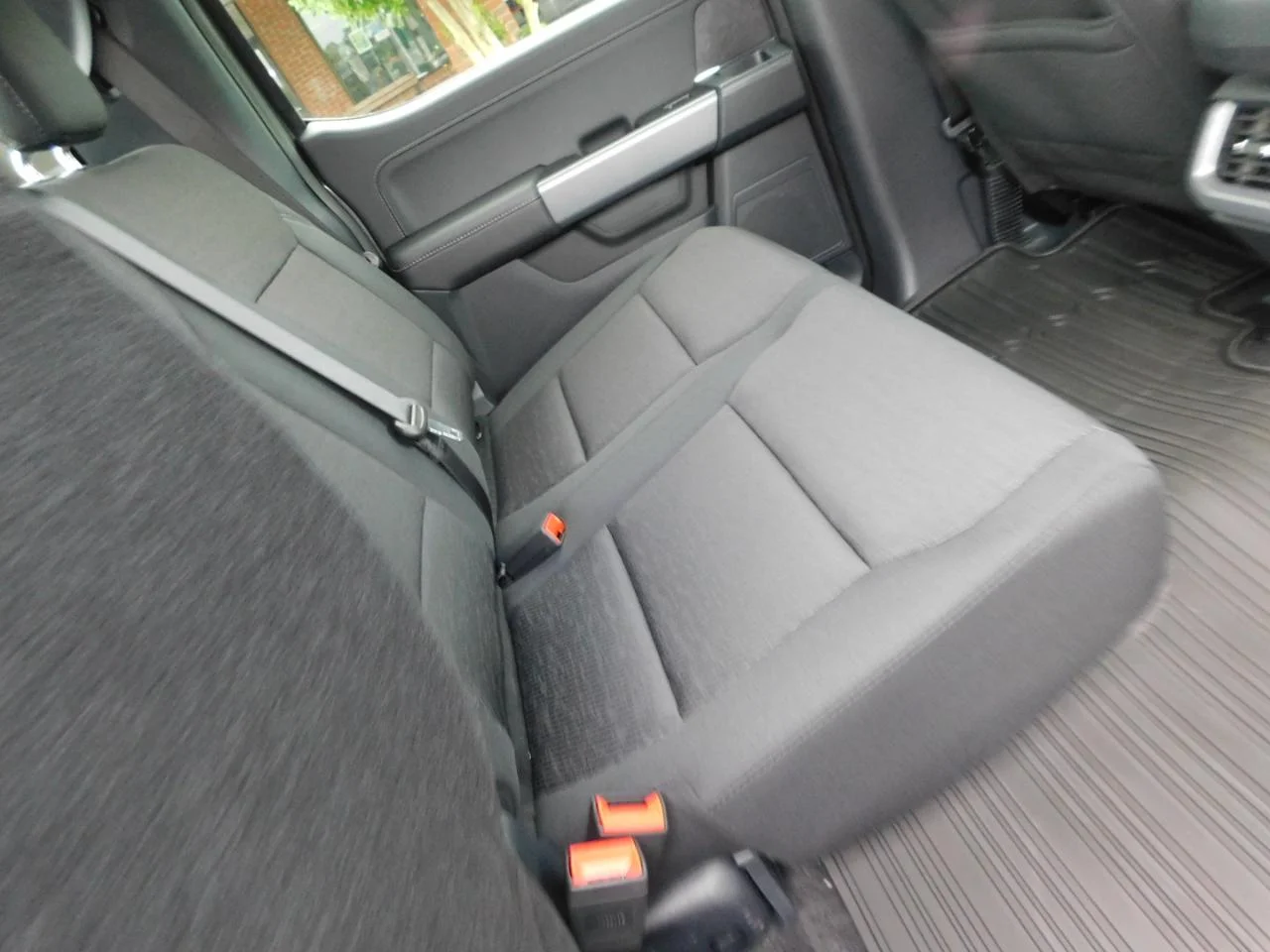 New 2026 Carbonized Gray Metallic Ford XLT image 15