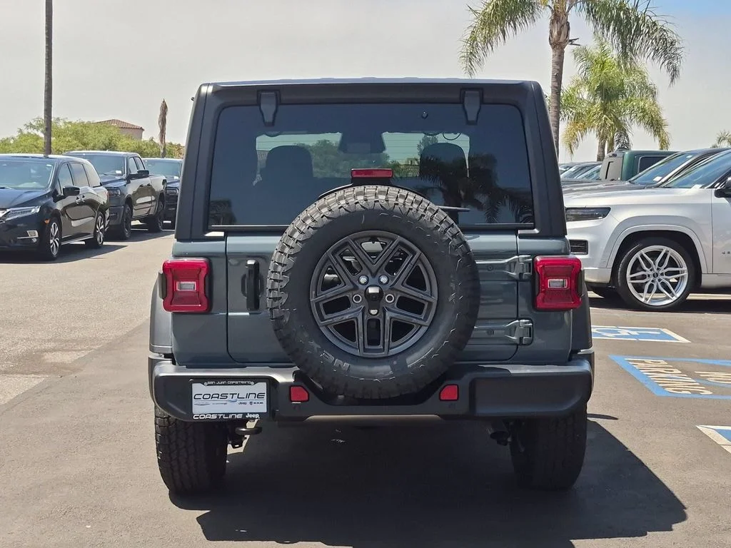 New 2026 Anvil Clear-Coat Exterior Paint Jeep Sport S image 6