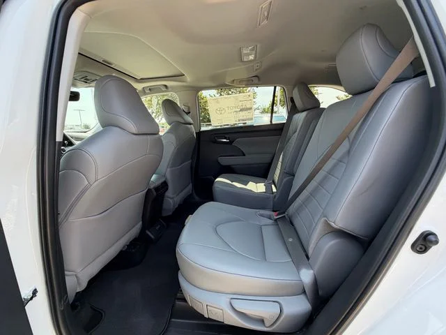 New 2026 Wind Chill Pearl Toyota XLE image 20