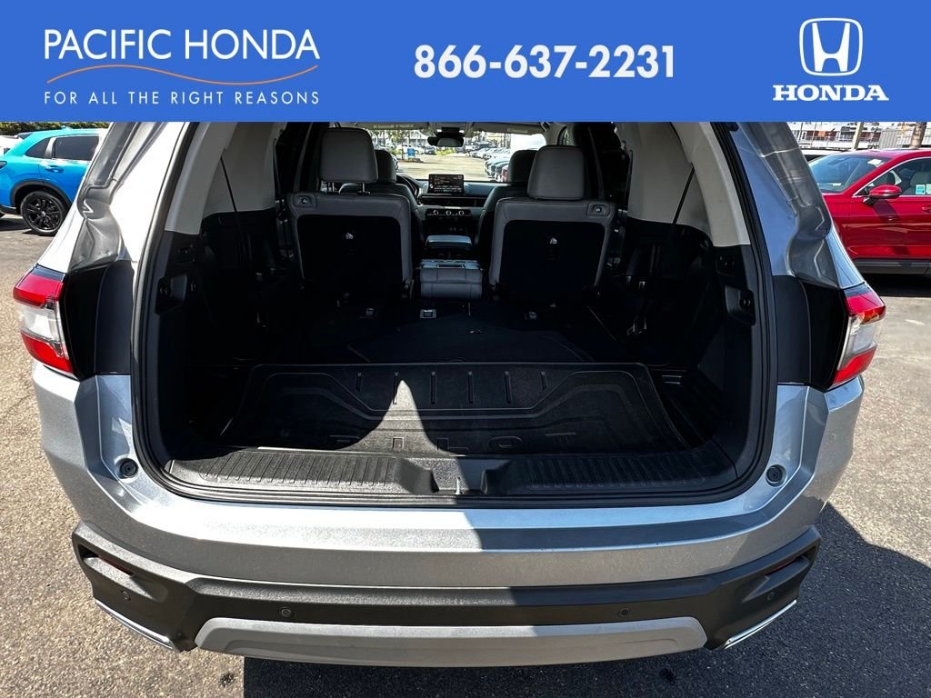 Used 2023  Honda Touring image 9