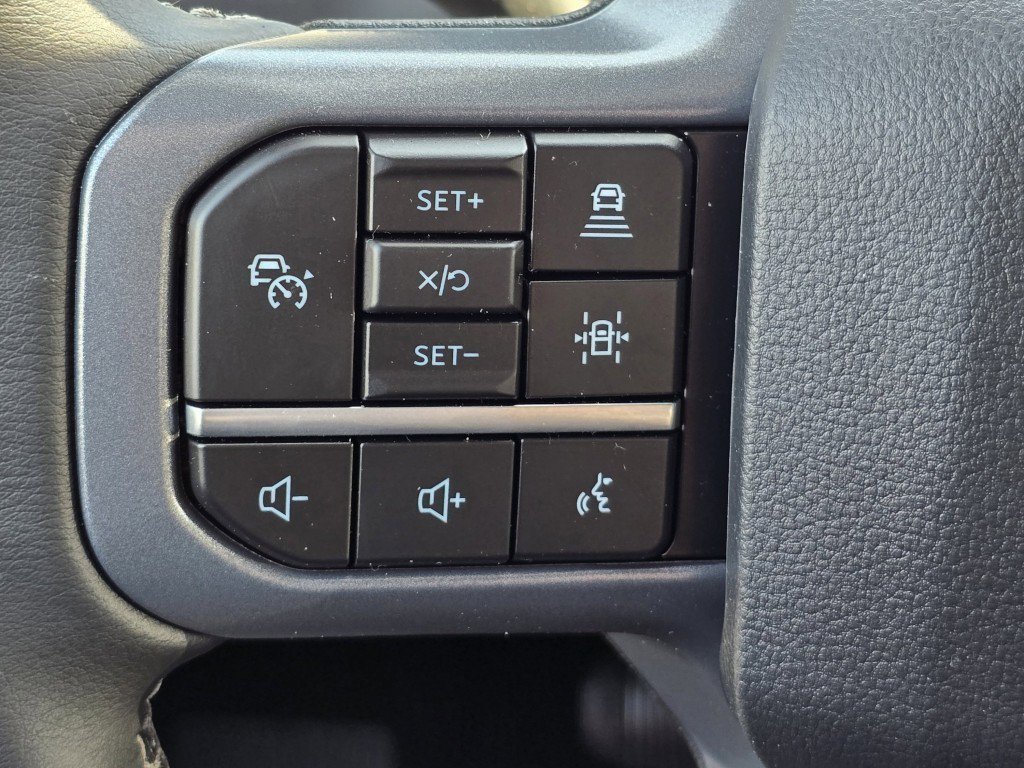 New 2026 Oxford White Ford XLT image 17
