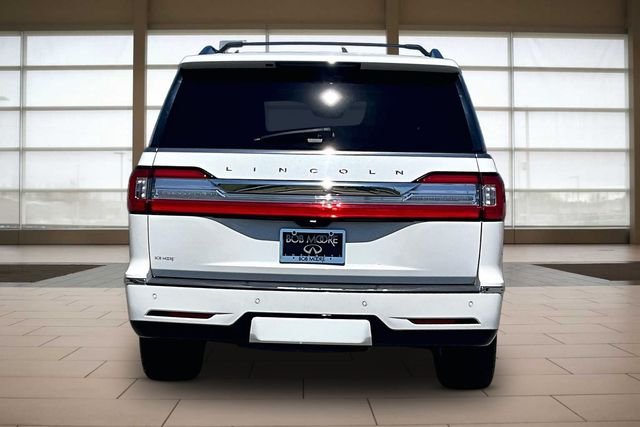Used 2020 White Lincoln Reserve image 4