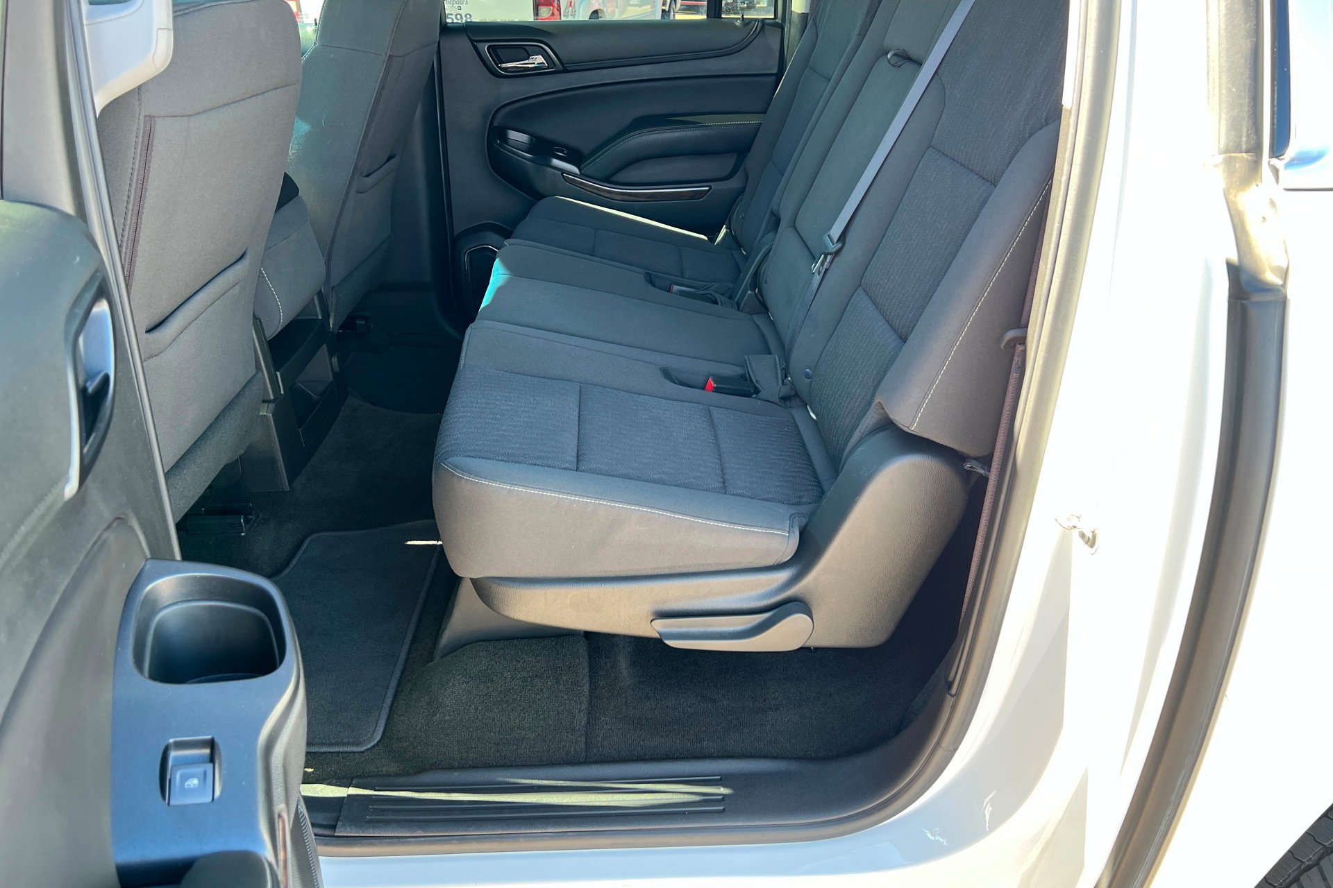 2017 Chevrolet Suburban LS - Photo 22
