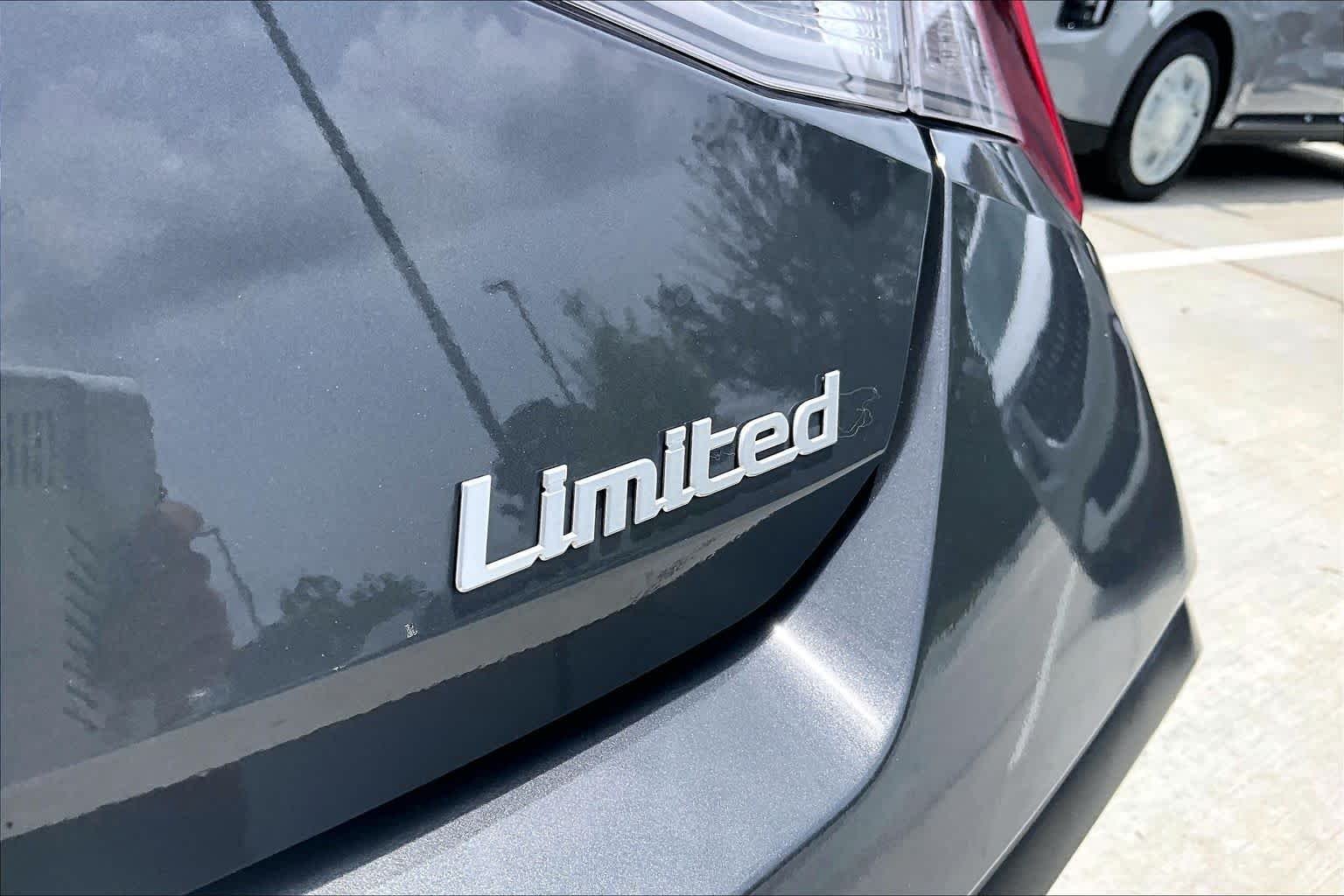 Used 2025 Ecotronic Gray Hyundai Limited image 10