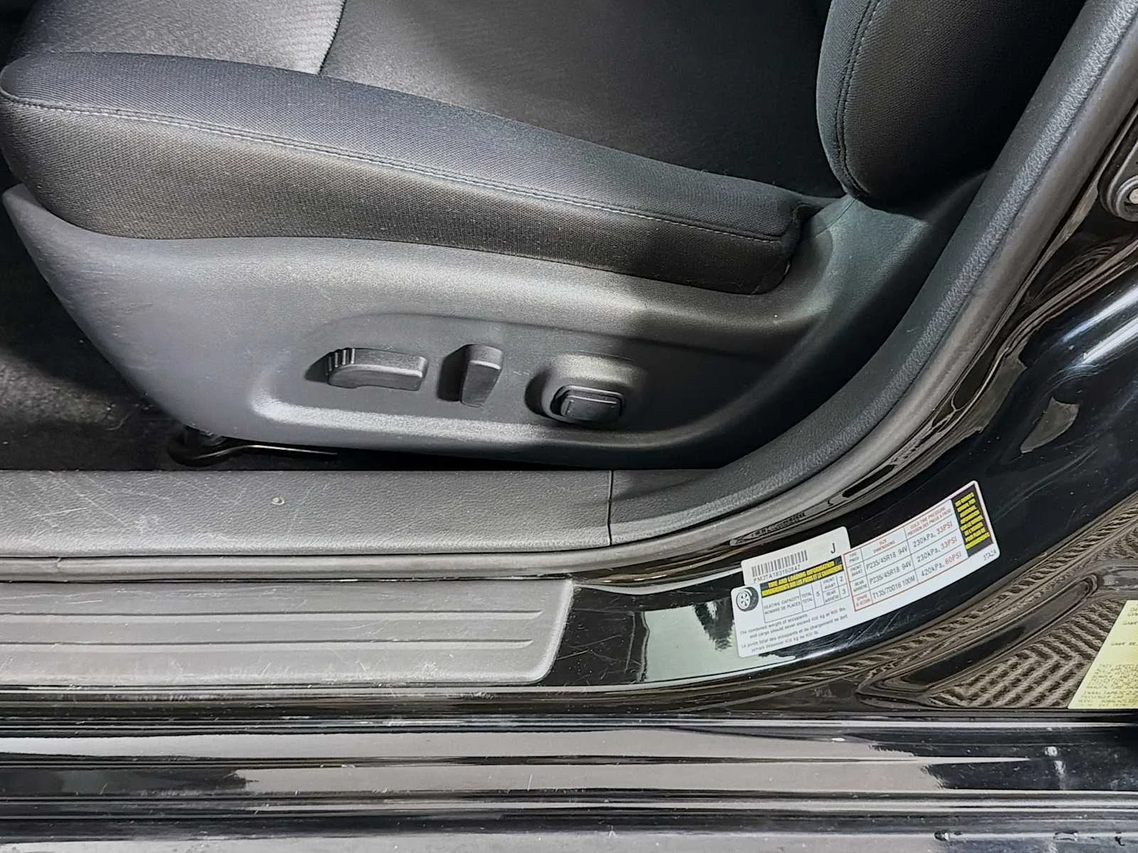 Used 2018 Super Black Nissan 2.5 SR image 17