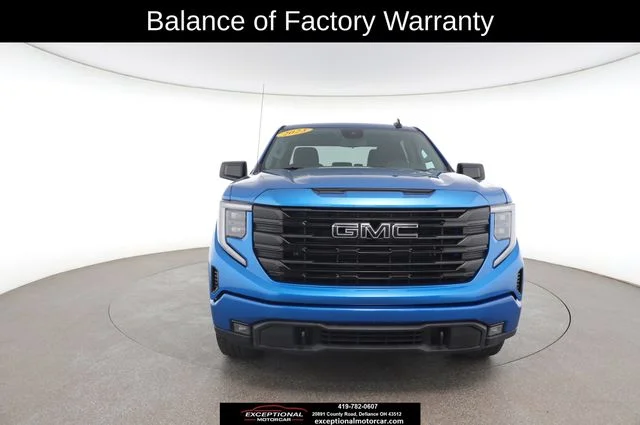Used 2023 Blue GMC Elevation image 31