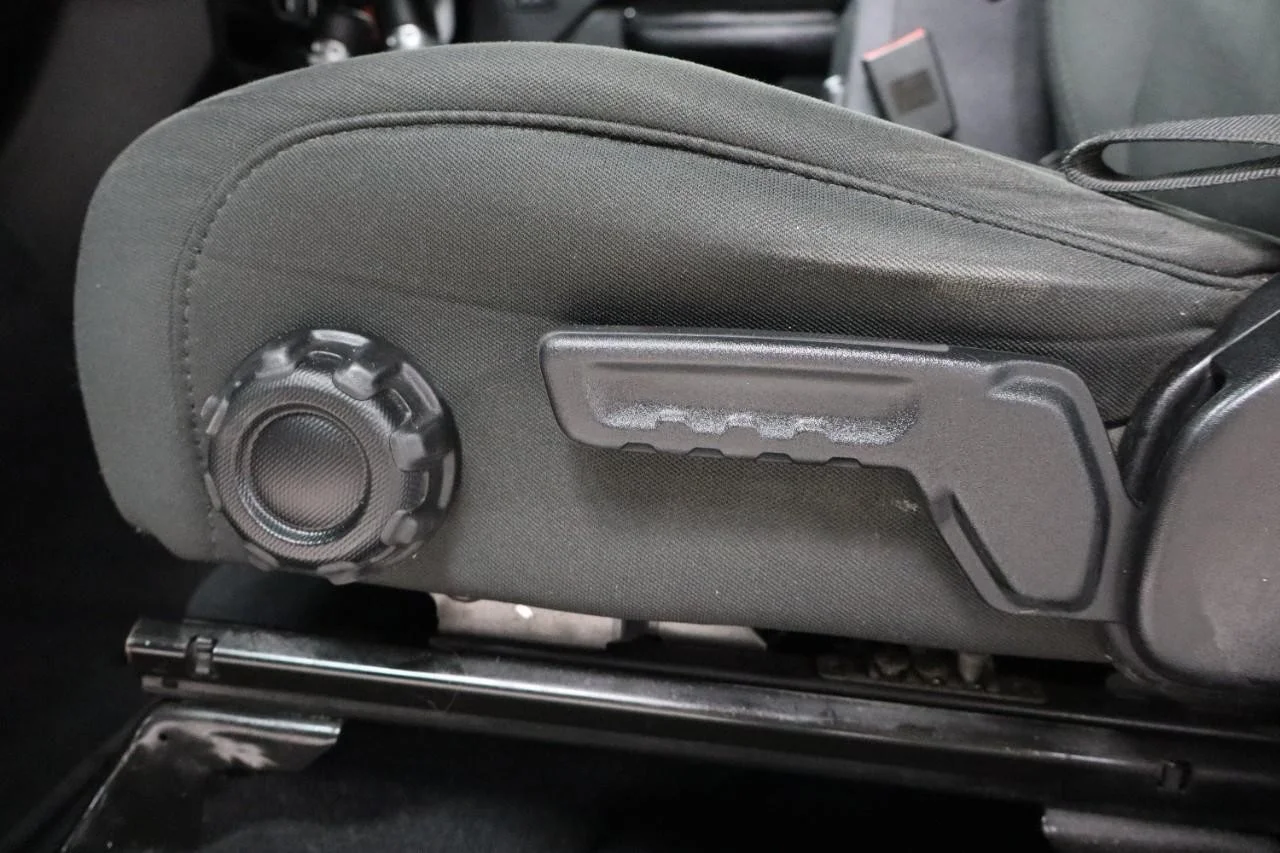 Used 2020 Bright White Clear Coat Jeep Sport S image 10