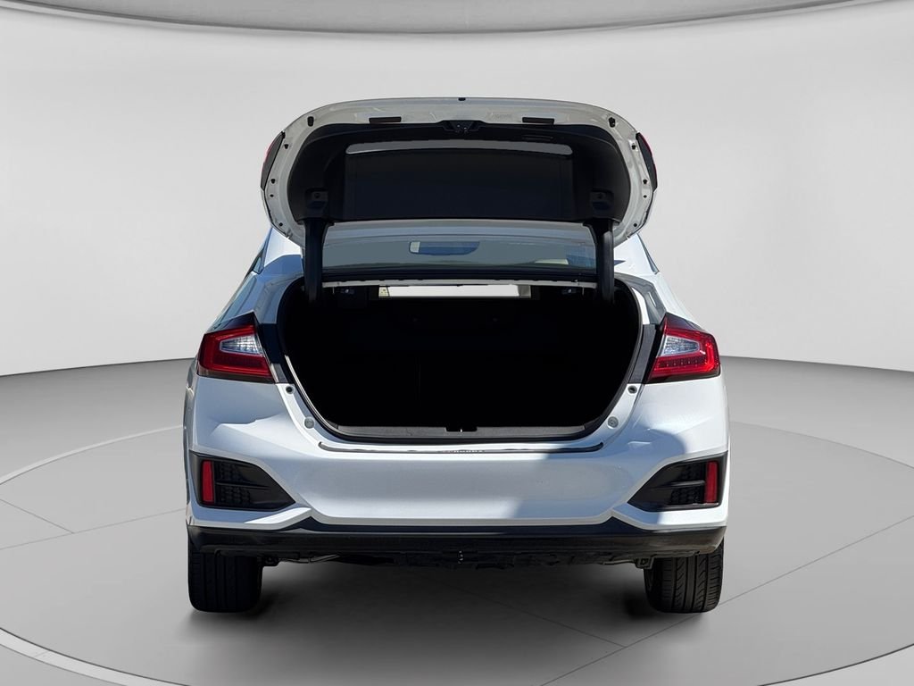 Used 2018 Platinum White Pearl Honda Touring image 25