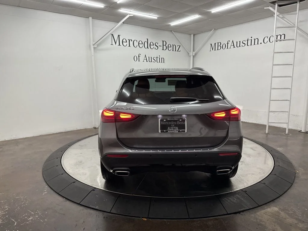 Used 2026 Gray Mercedes-Benz GLA 250 image 6
