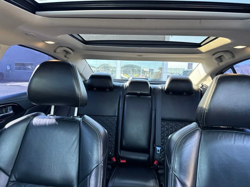 Used 2022 Scarlet Ember Nissan Platinum image 32