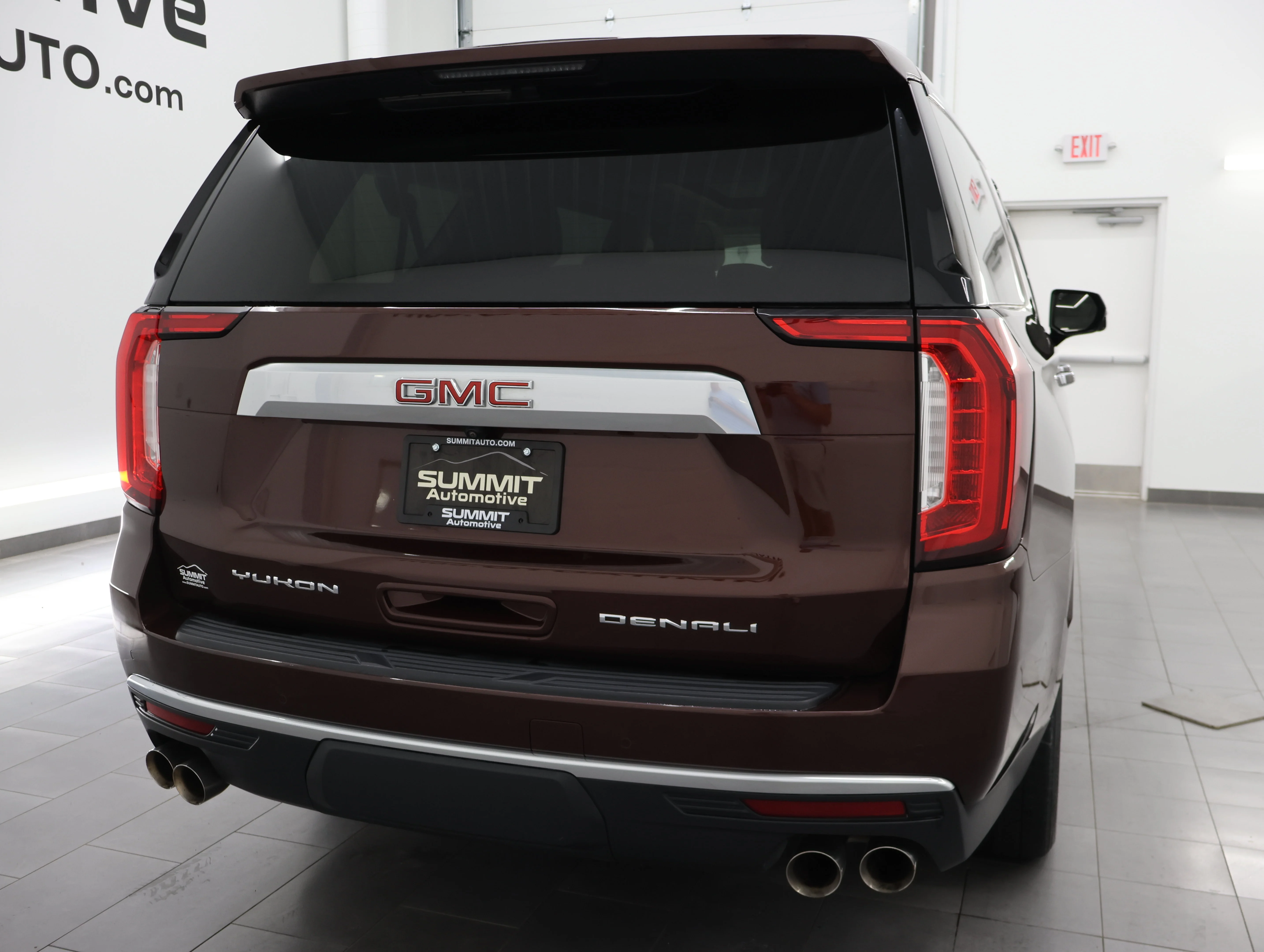 Used 2022 Redwood Metallic GMC Denali image 32