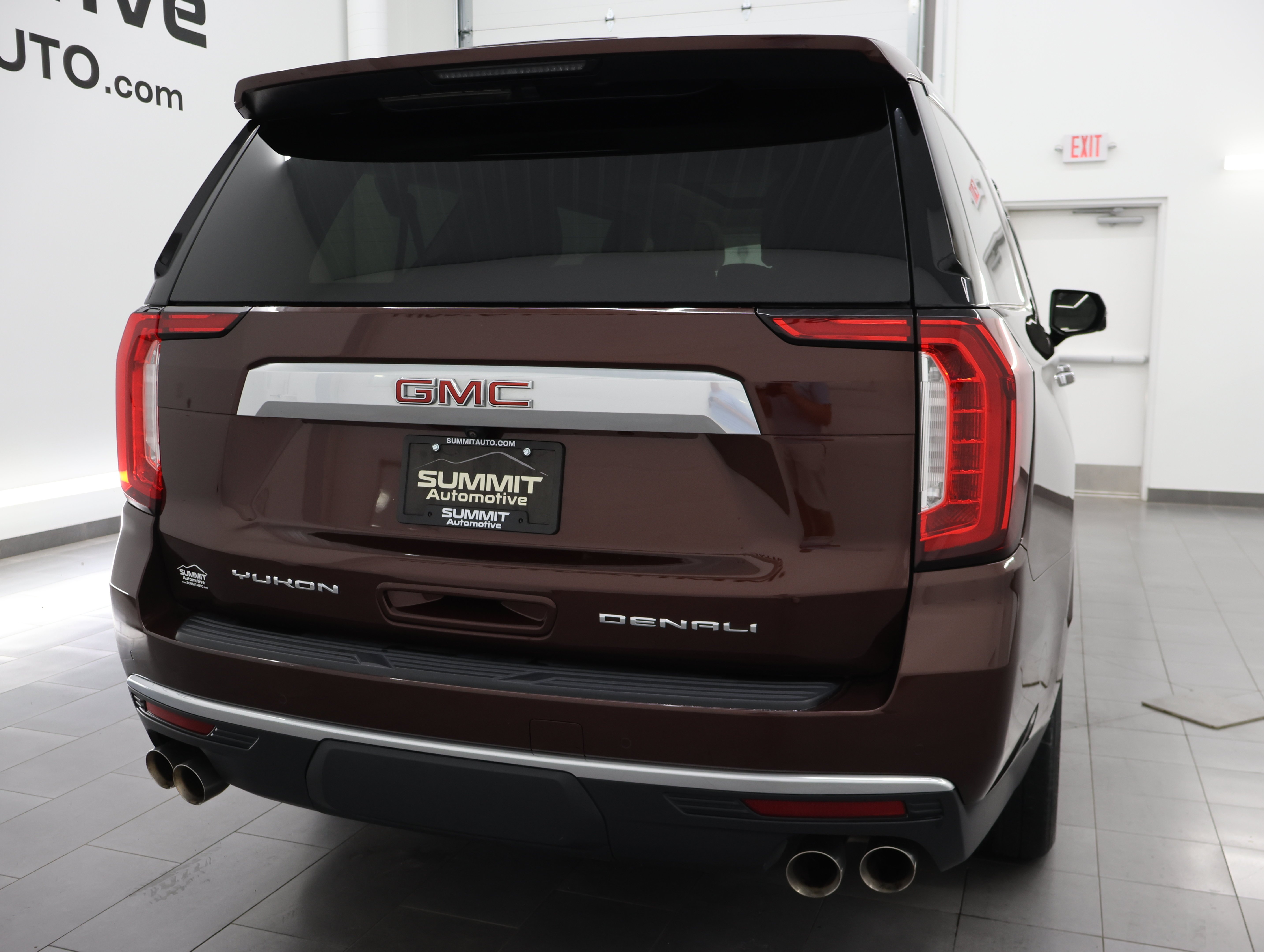 Used 2022 Redwood Metallic GMC Denali image 32