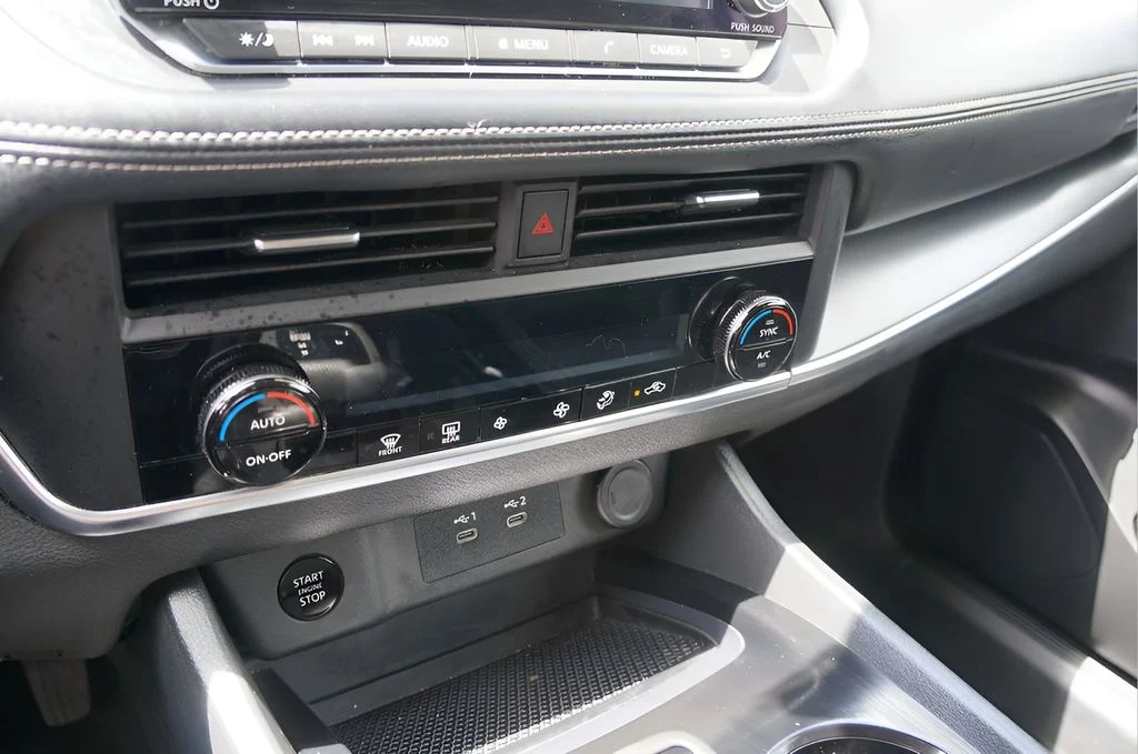 Used 2024 Brilliant Silver Metallic Nissan SV image 27