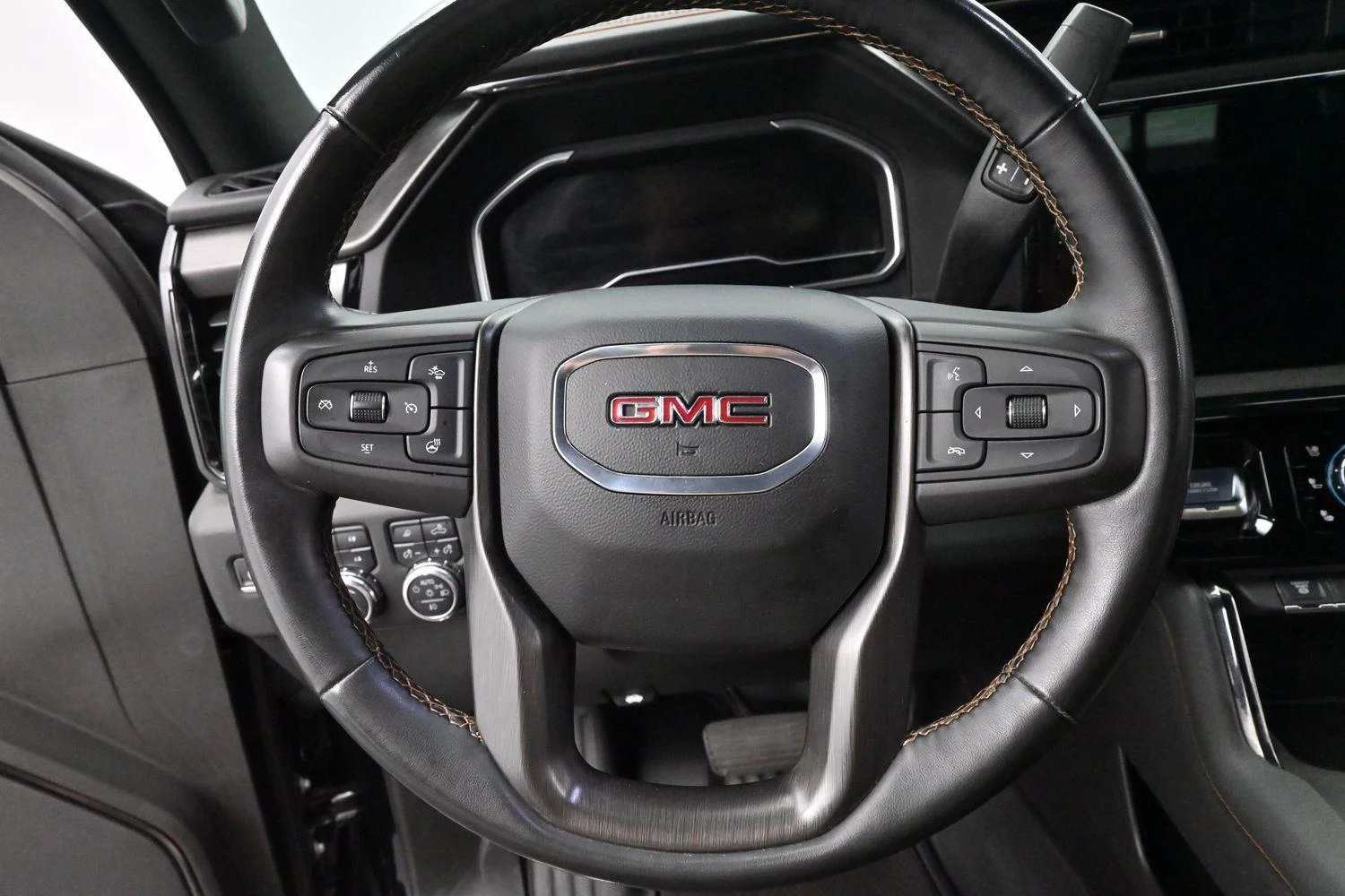 Used 2024 Onyx Black GMC AT4 image 17