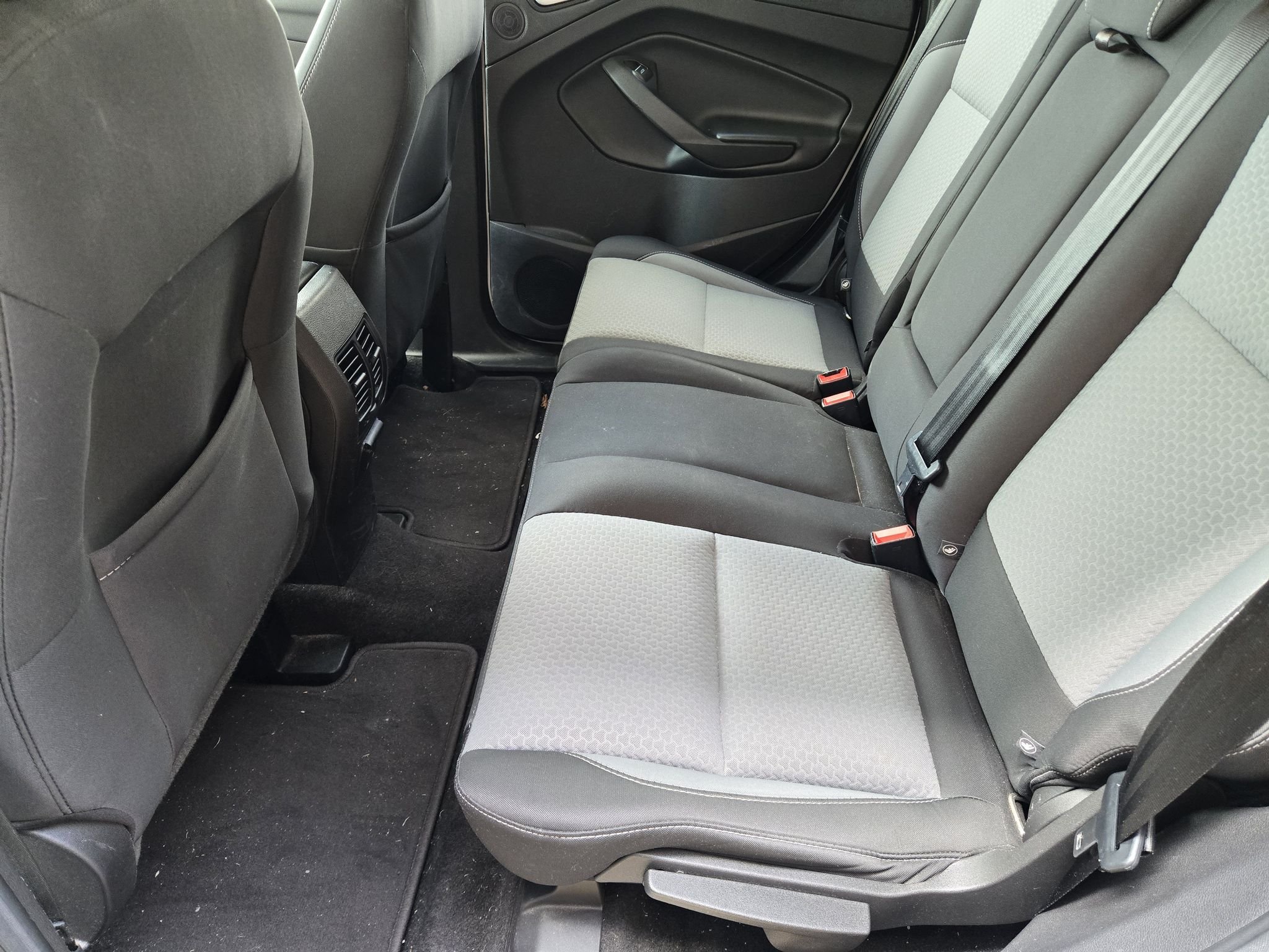 Used 2017 Oxford White Ford SE image 30