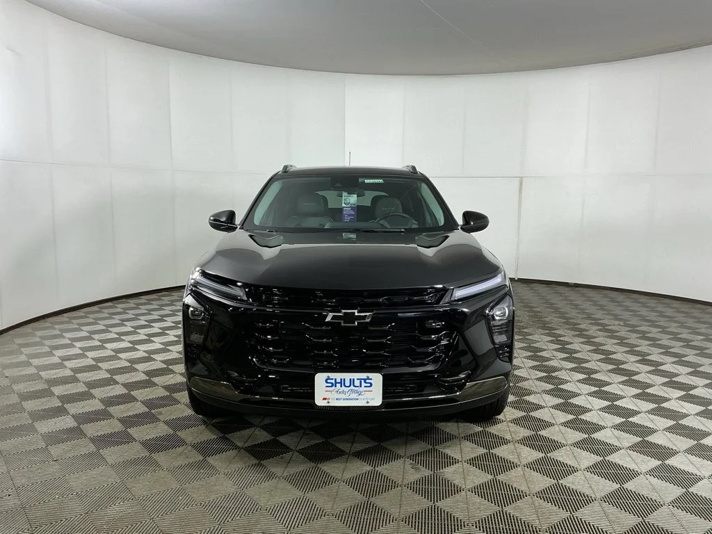 New 2026 Mosaic Black Metallic Chevrolet ACTIV image 2