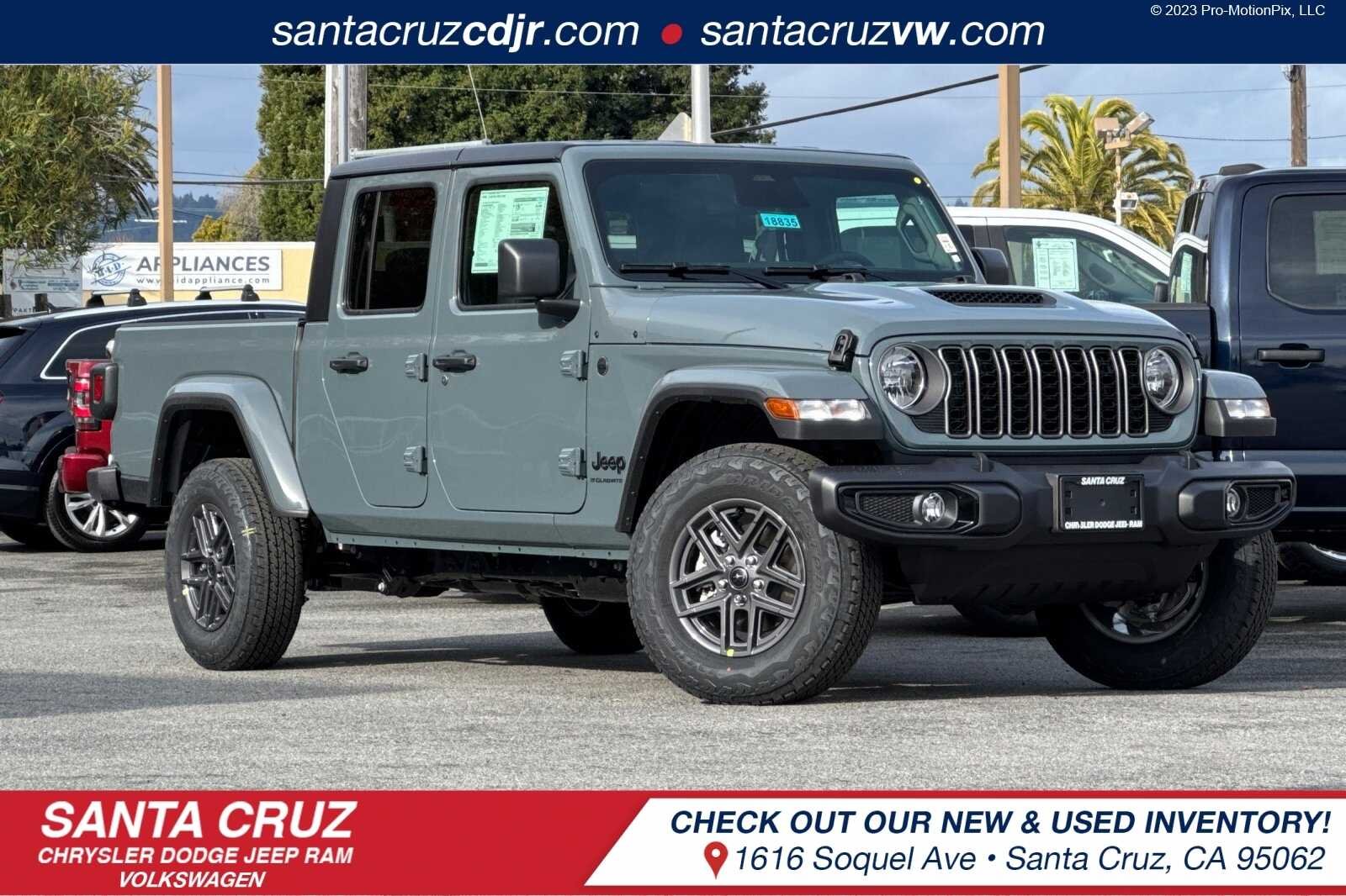 2026 Jeep Gladiator Sport S Auto's photo