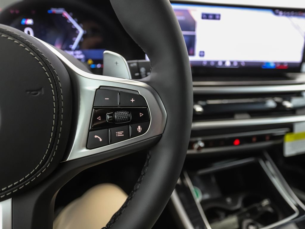 New 2026 Carbon Black Metallic BMW xDrive40i image 13