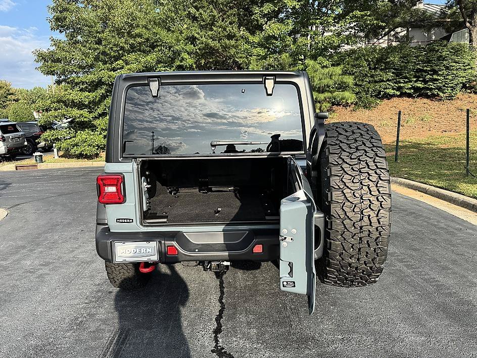 Used 2024 Anvil Clear Coat Jeep Rubicon image 27
