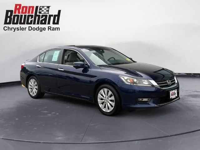 Used 2013 Blue Honda EX image 2