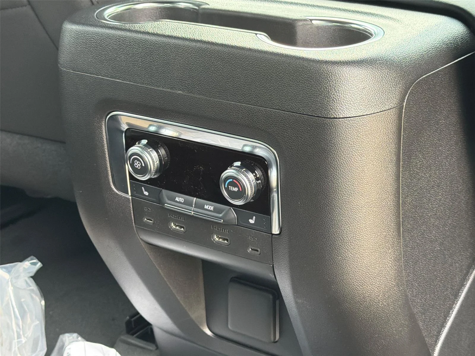 2026 GMC Yukon AT4 - Photo 14