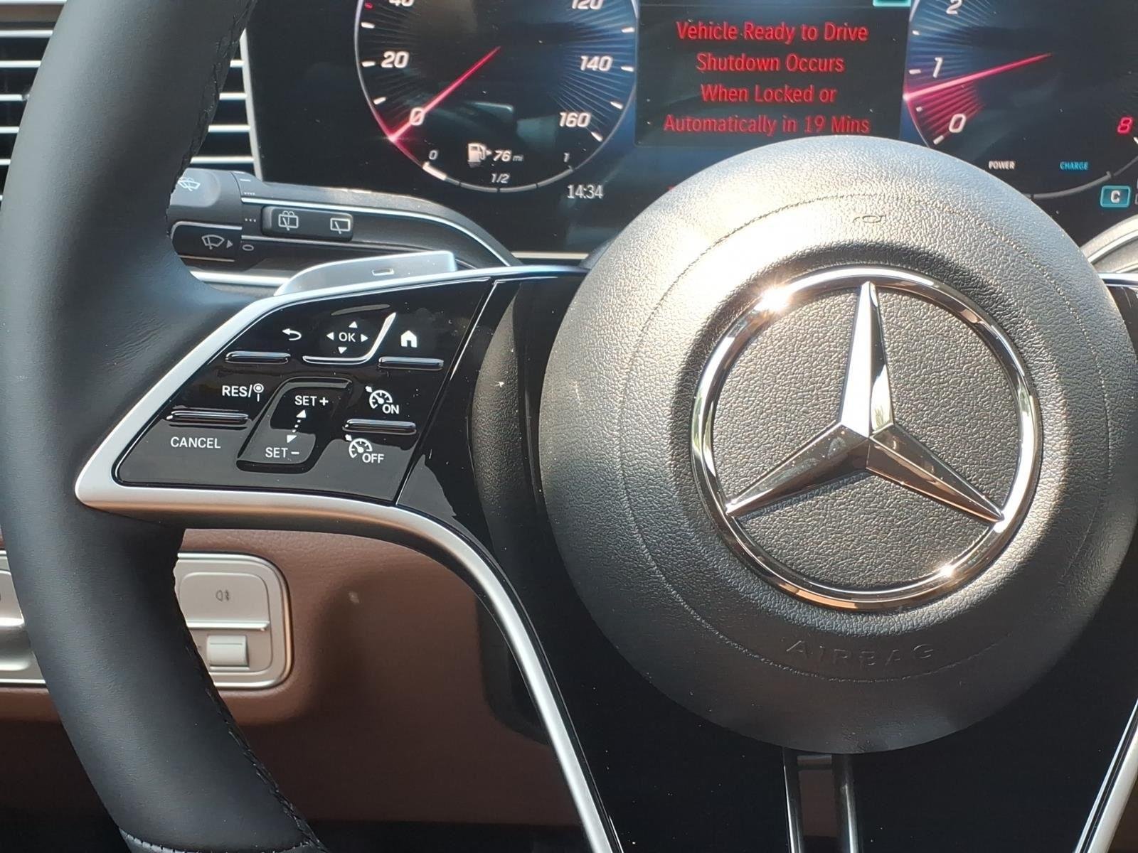 New 2026 MANUFAKTUR Moonlight White Metallic Mercedes-Benz GLE 450 image 14