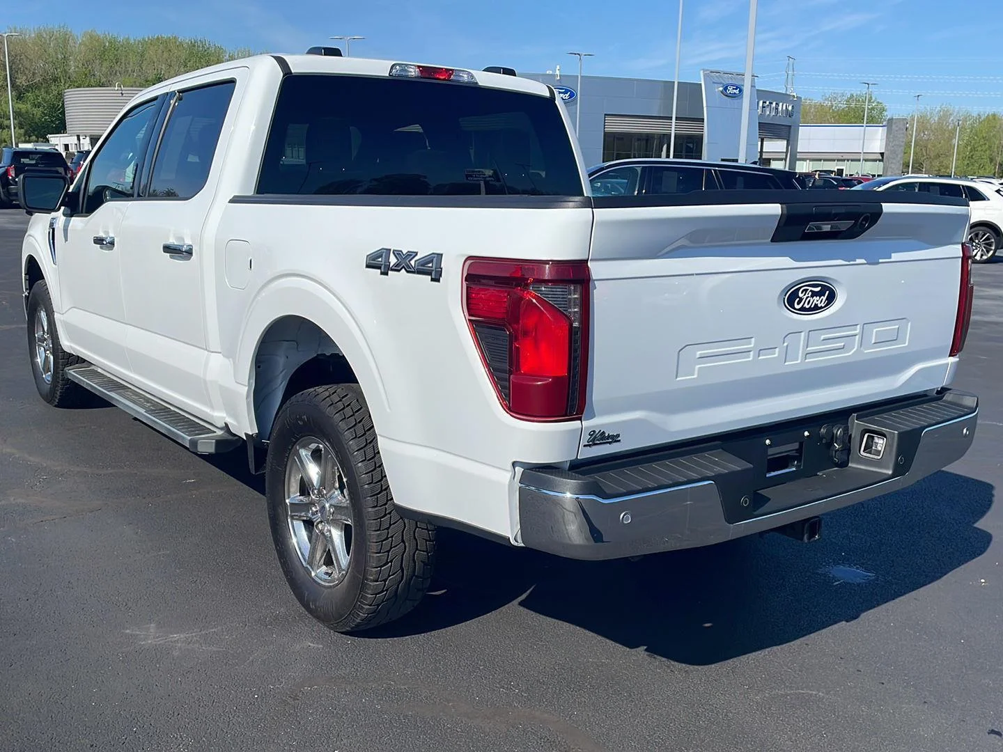 Used 2024 Oxford White Ford XLT image 3