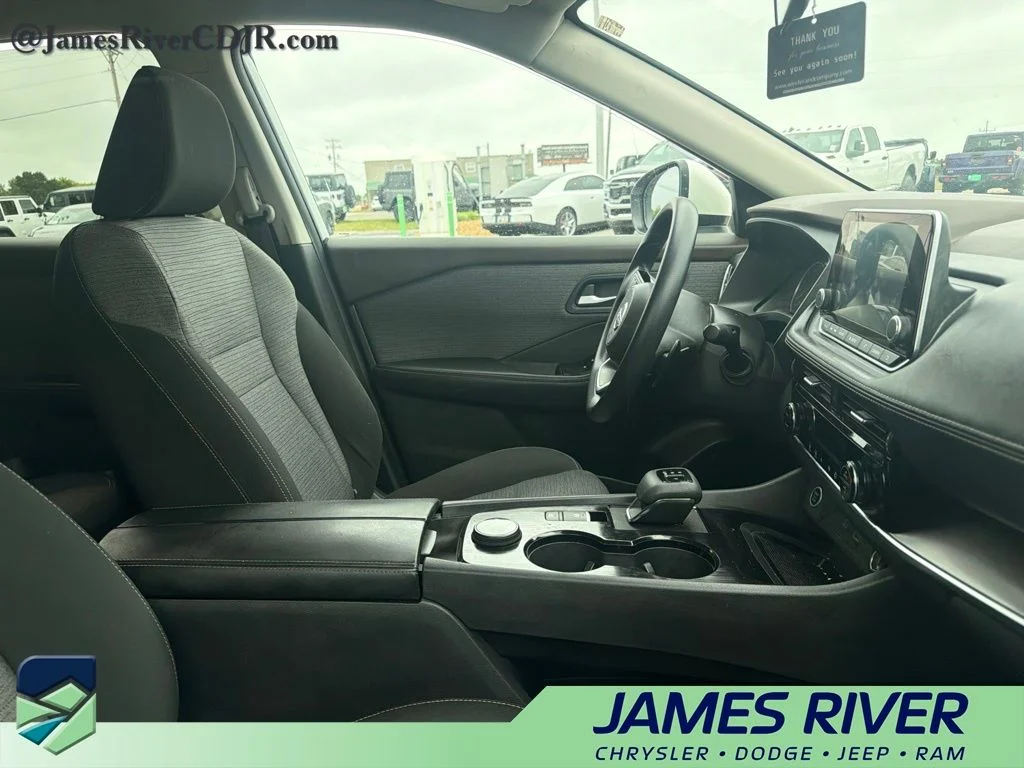 Used 2022 White Nissan SV image 2