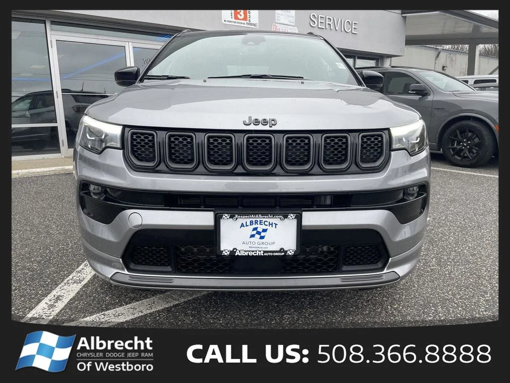 Used 2023 Silver Jeep Limited image 8