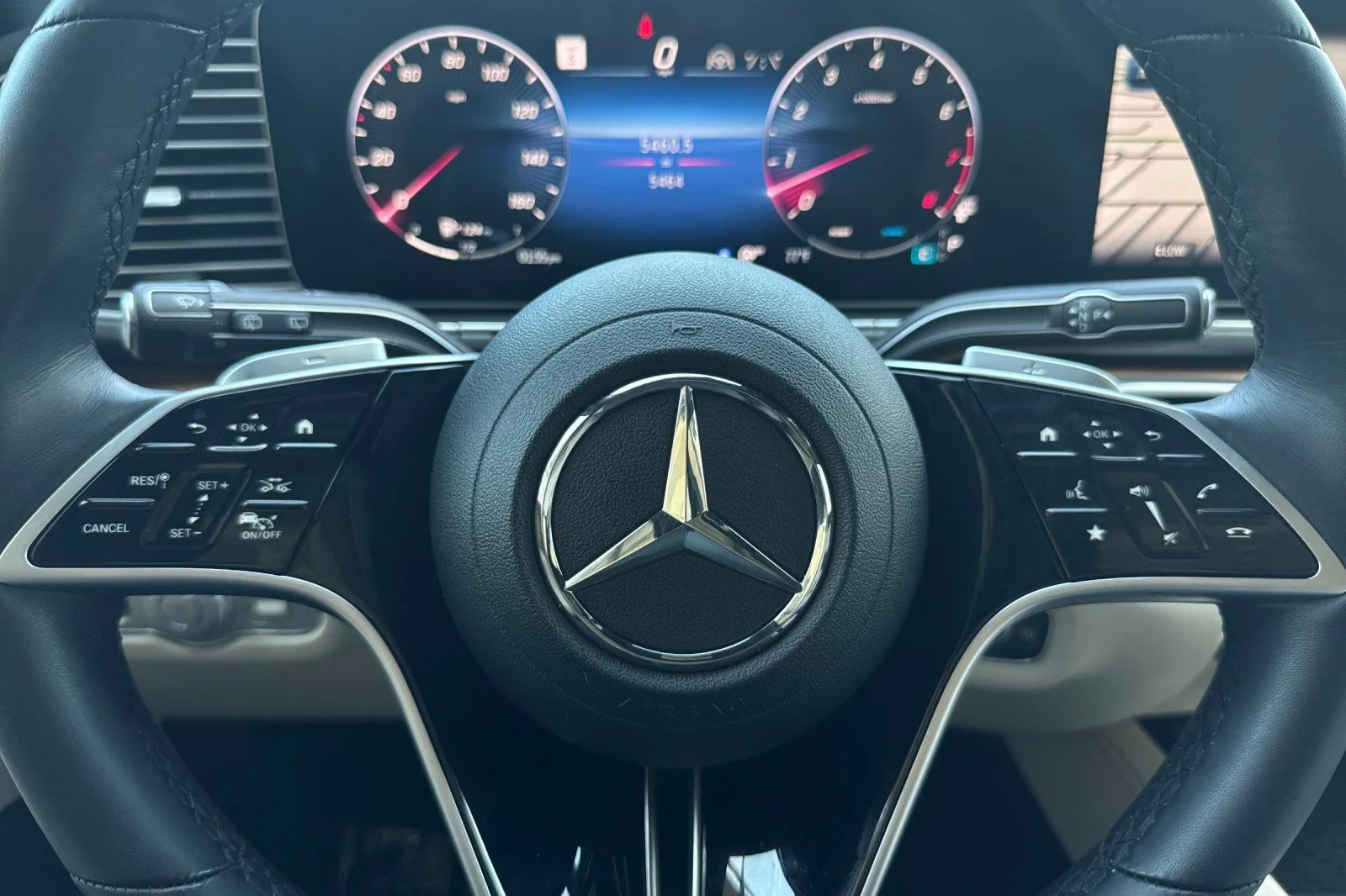 Certified Used 2026 White Mercedes-Benz GLE 450 image 28