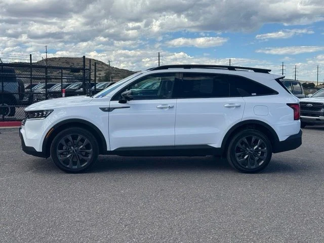 Used 2022 White Kia X-Line SX Prestige image 2