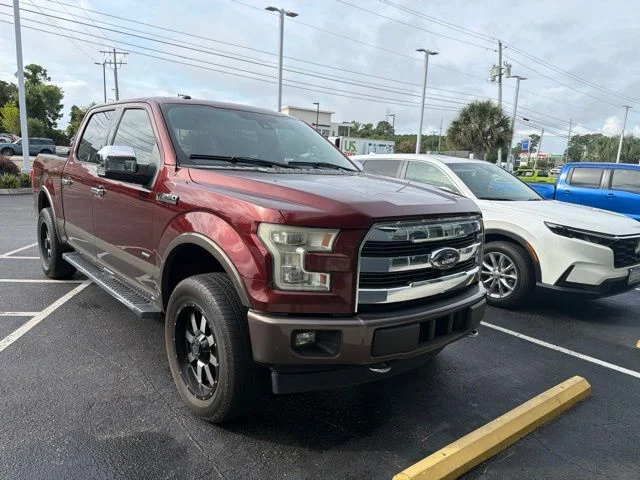 Used 2017  Ford Lariat image 11