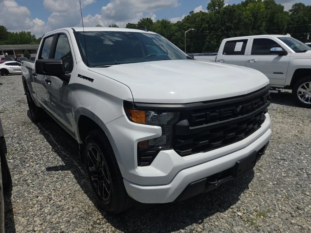 Used 2024 White Chevrolet Custom image 2