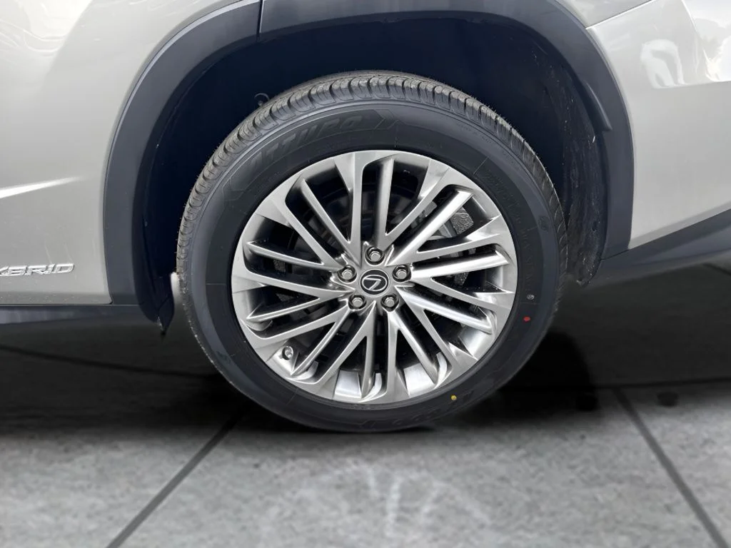 Used 2021 Silver Lexus 450h image 25