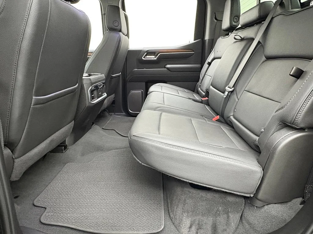 Used 2024 Onyx Black GMC Denali image 40