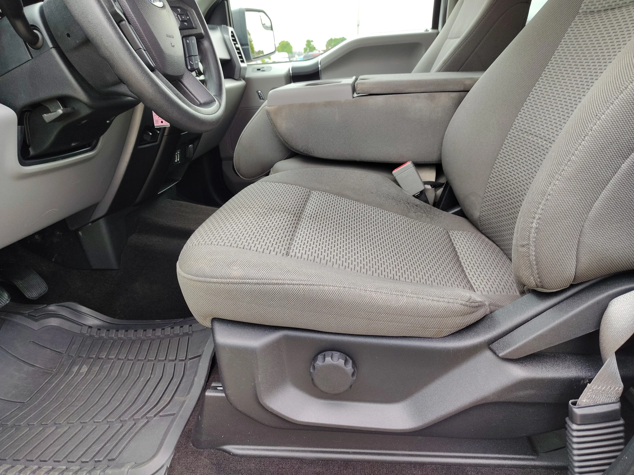 Used 2020 Oxford White Ford XLT image 11